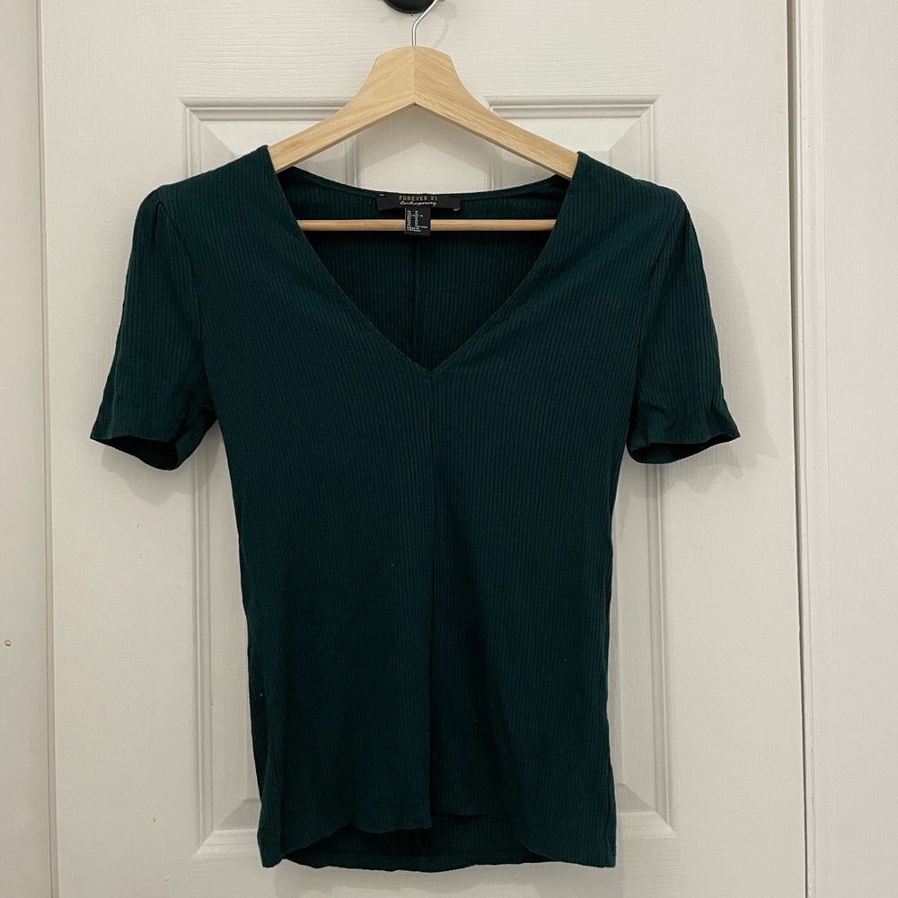 Forever 21 V-Neck Top (Size Medium)
